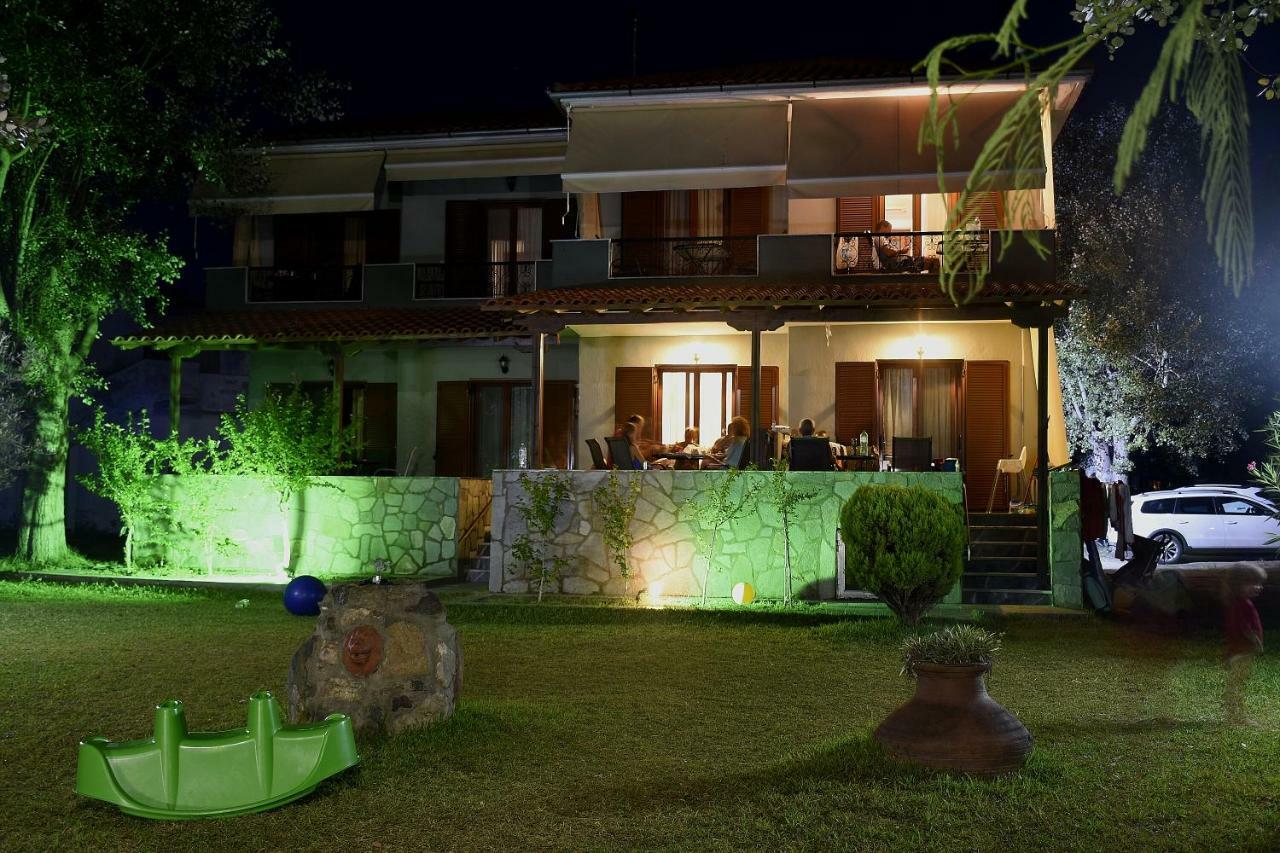 Anna Pousi Studios & Apartment Ormos Panagias Buitenkant foto