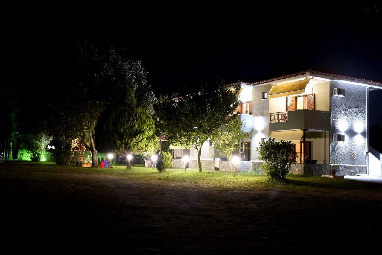 Anna Pousi Studios & Apartment Ormos Panagias Buitenkant foto